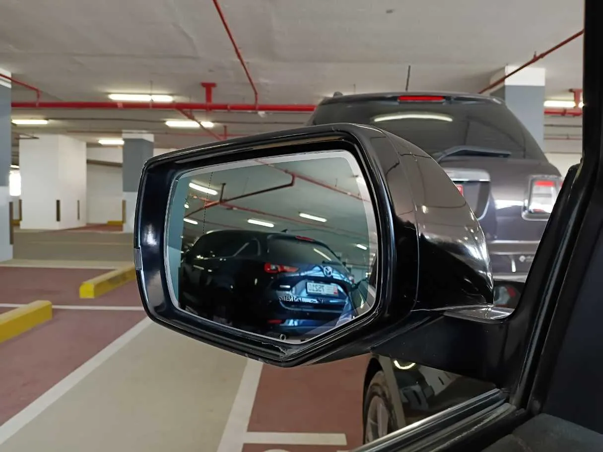 Car image 22