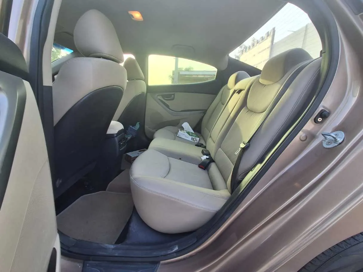 Car image 13