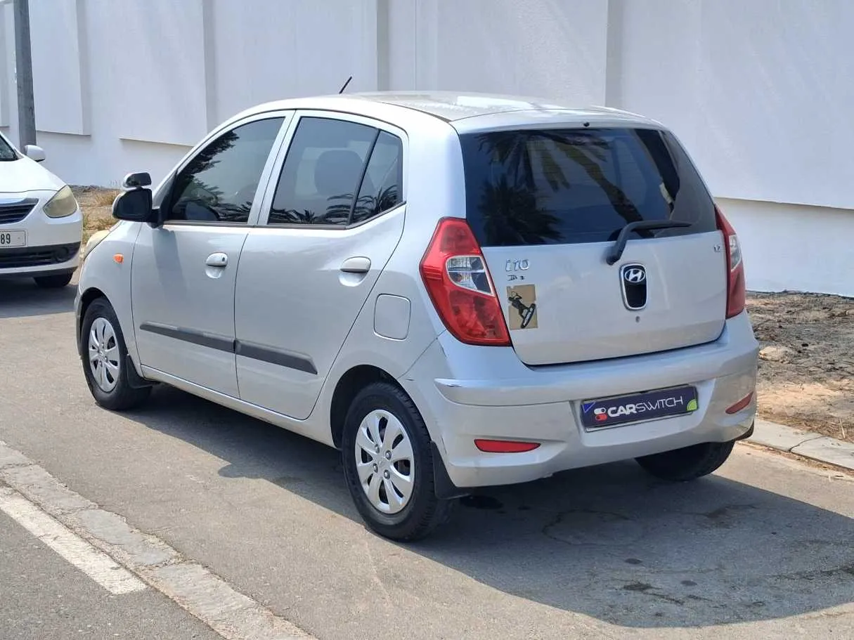 Car image 7
