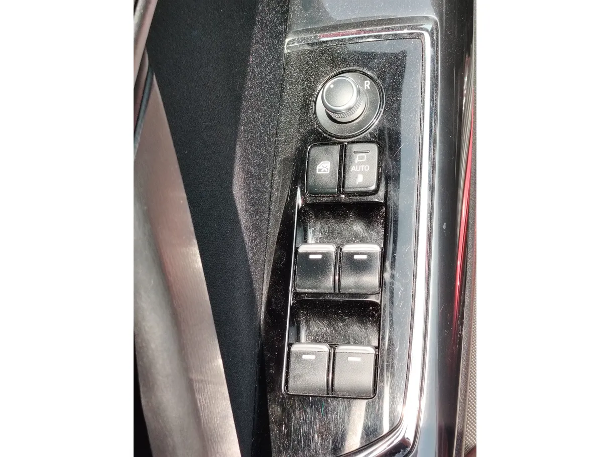Car image 29