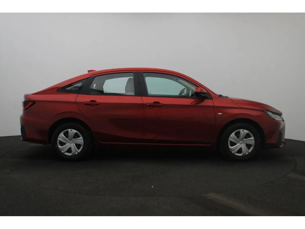 Car image 13