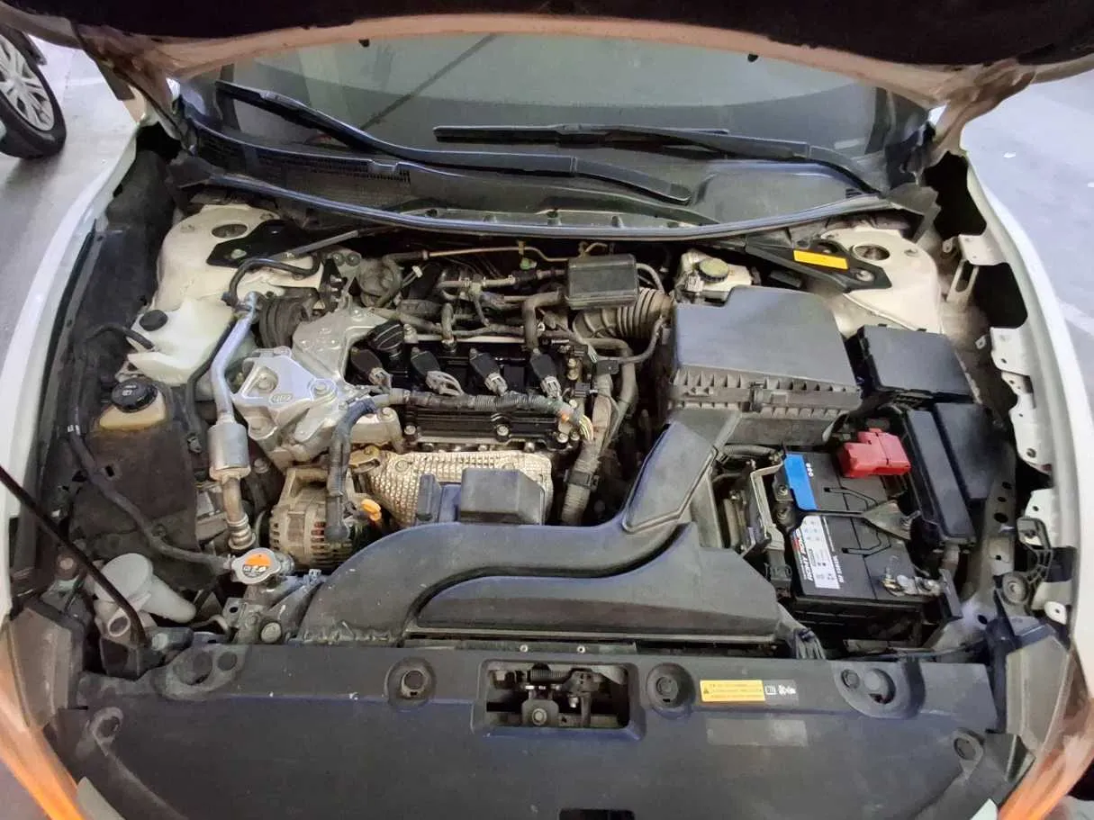 Car image 14