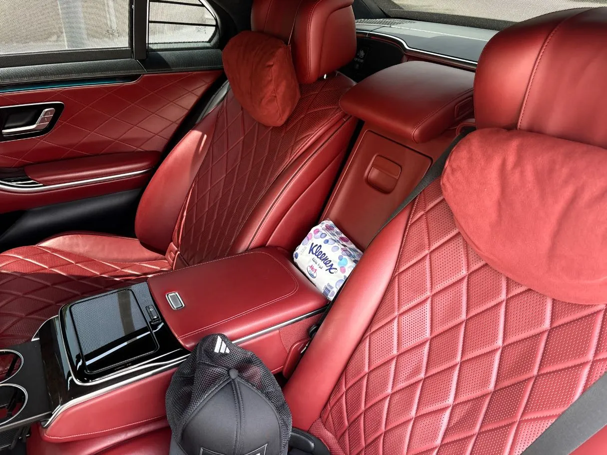 Car image 16