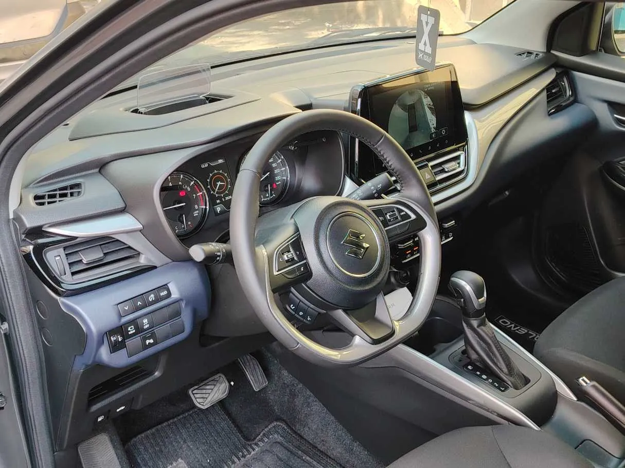 Car image 12