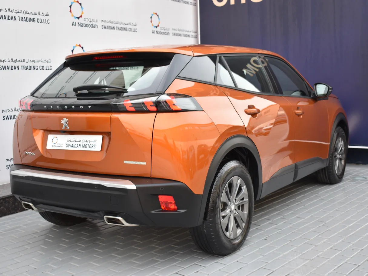 Car image 3