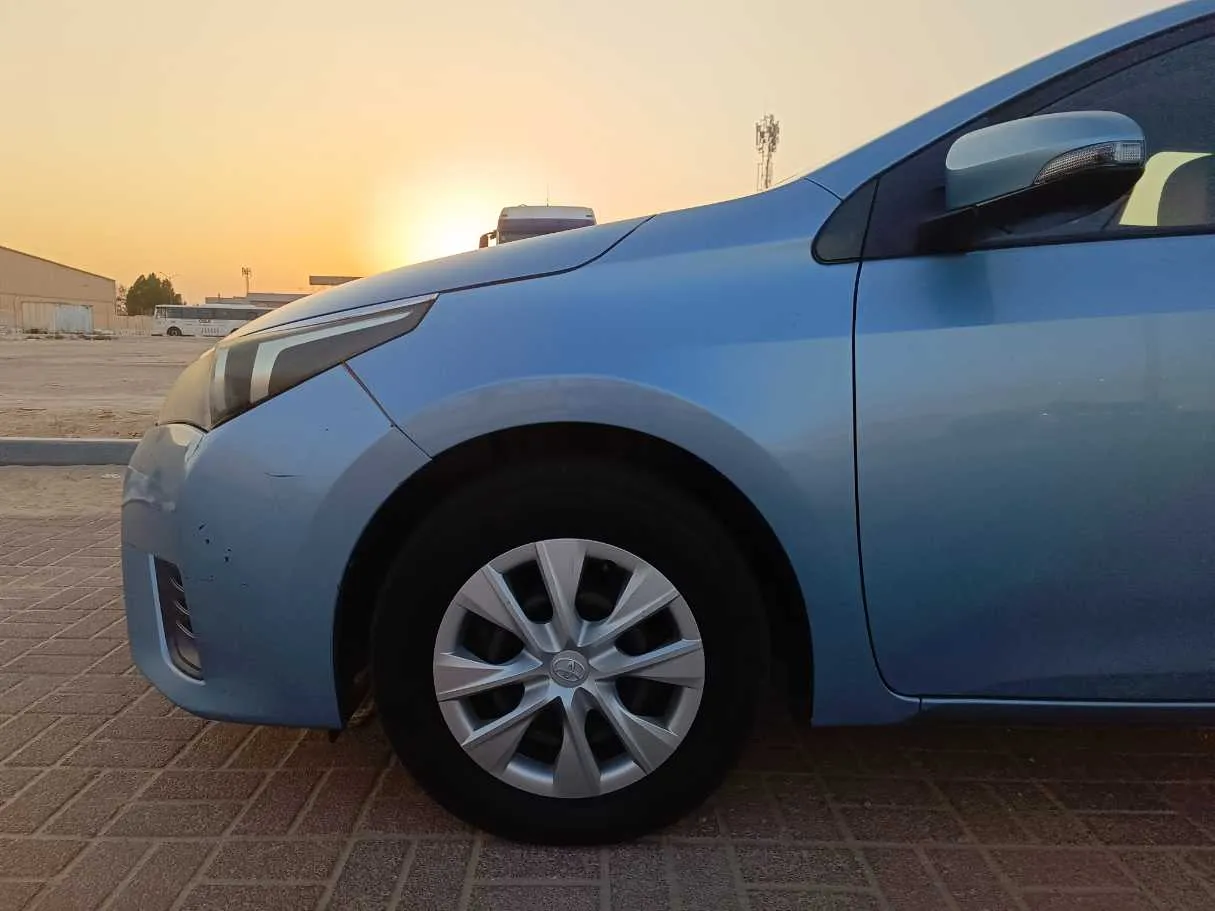 Car image 9