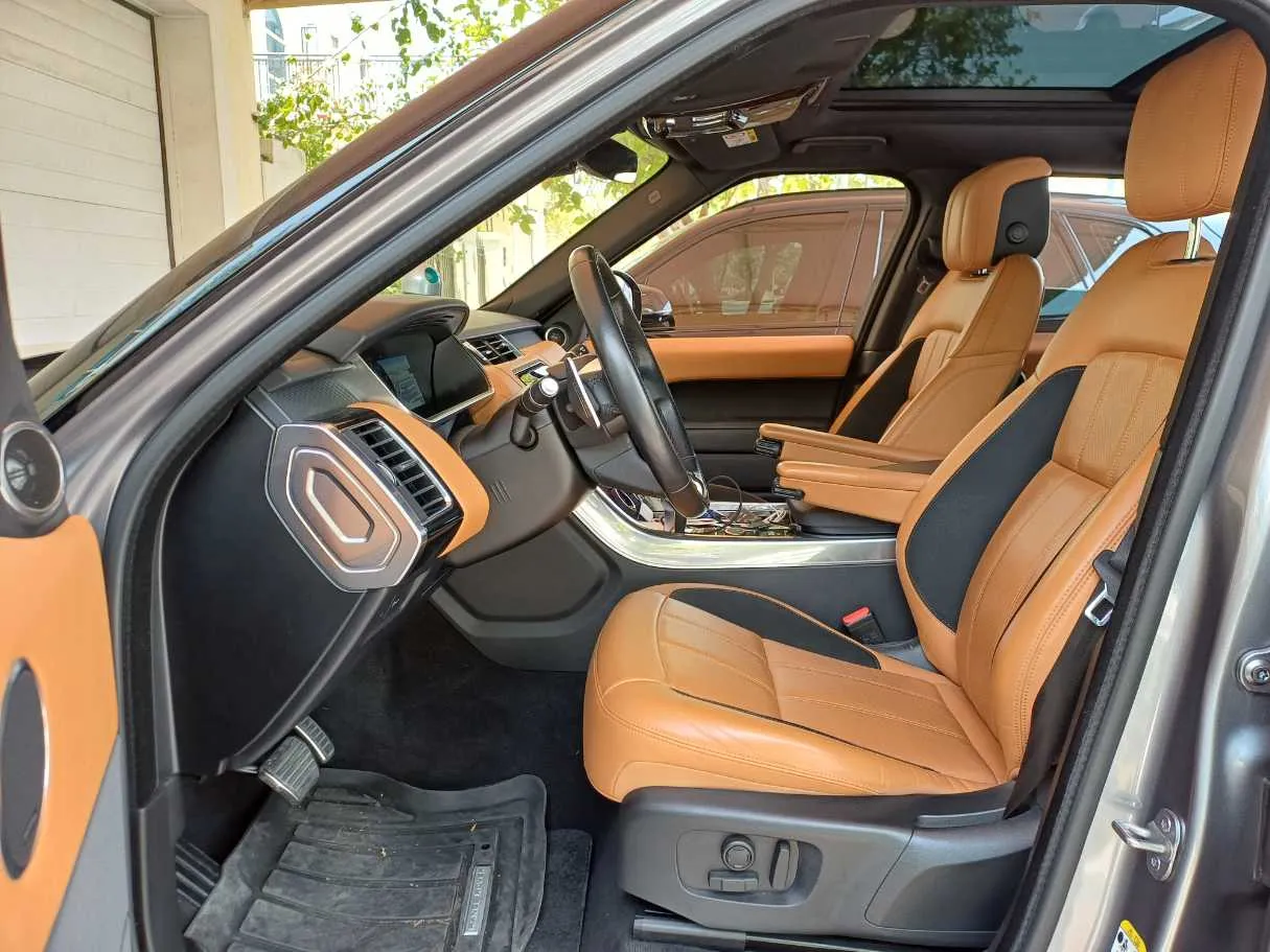 Car image 11