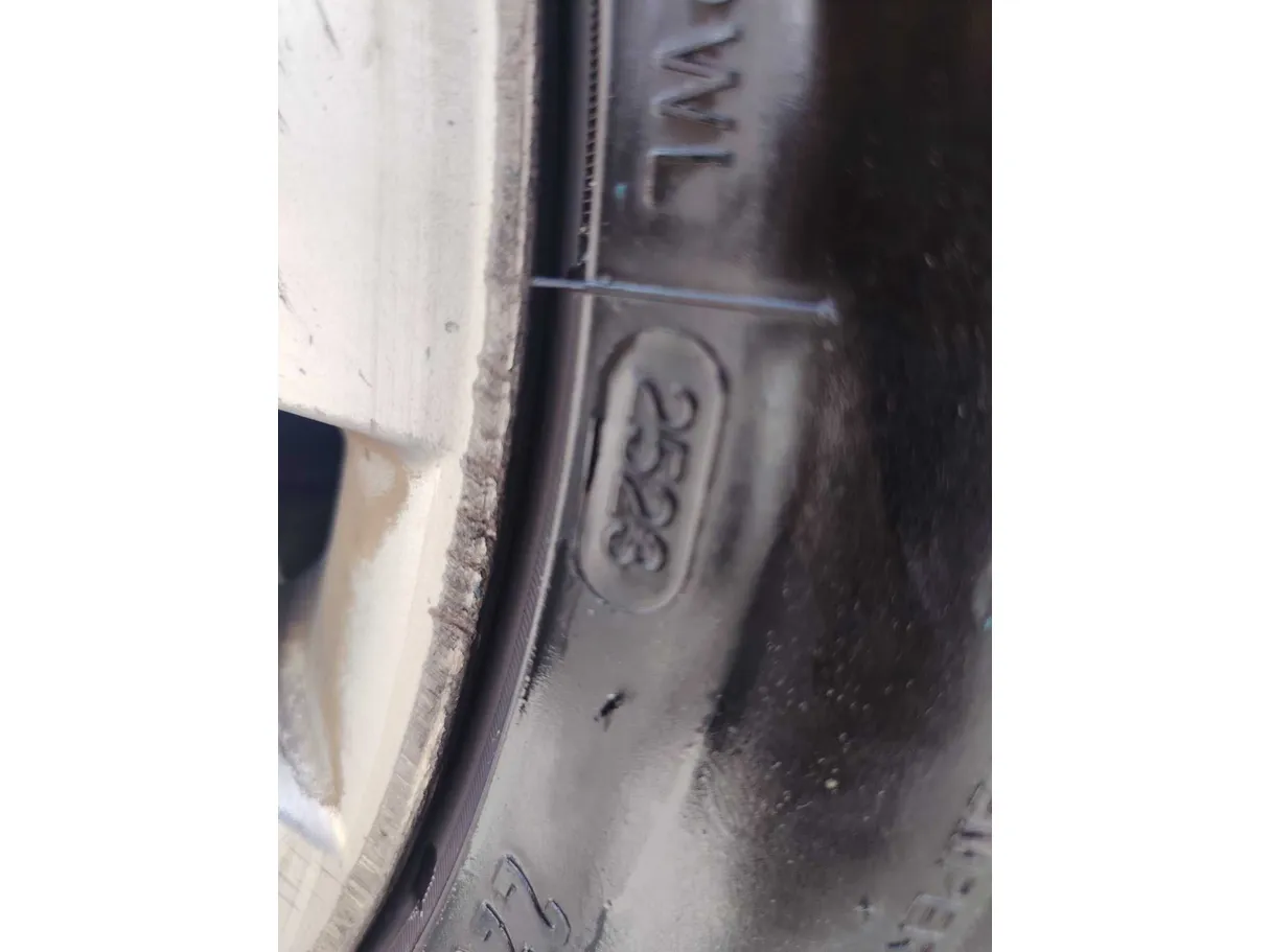 Car image 28