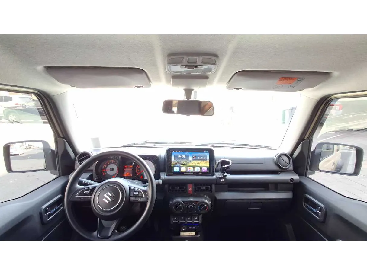 Car image 13