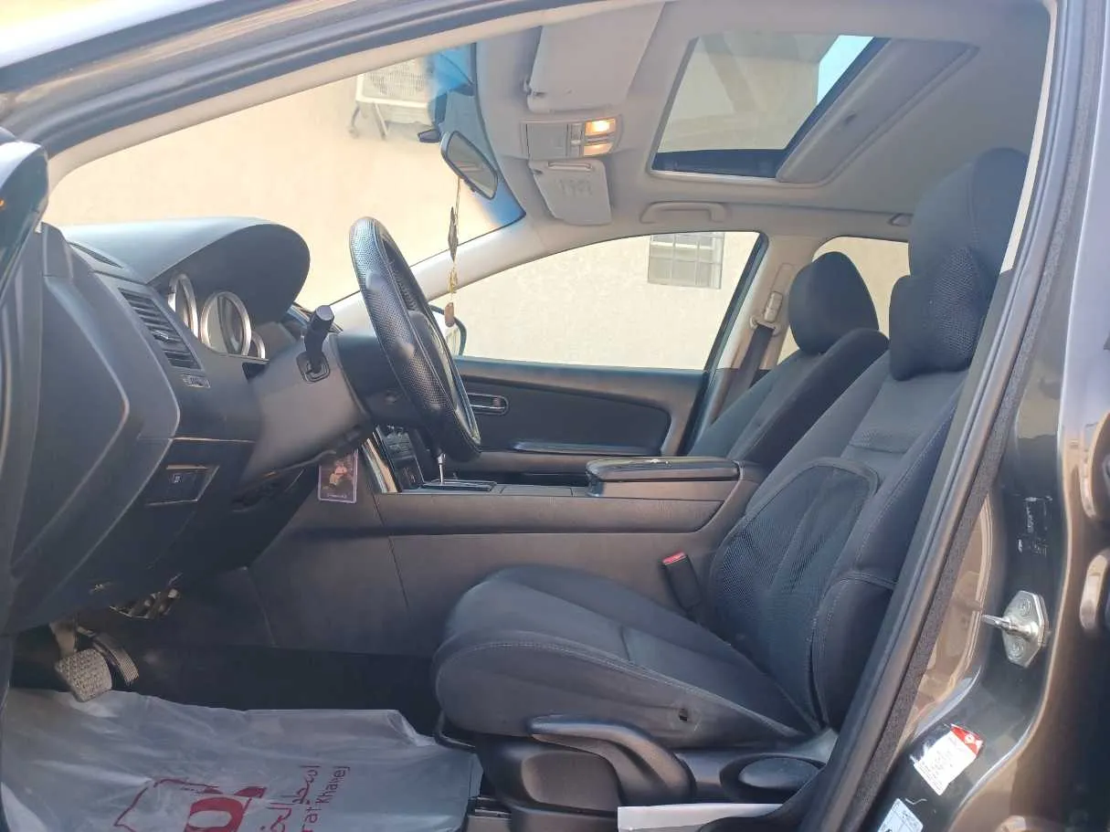 Car image 11