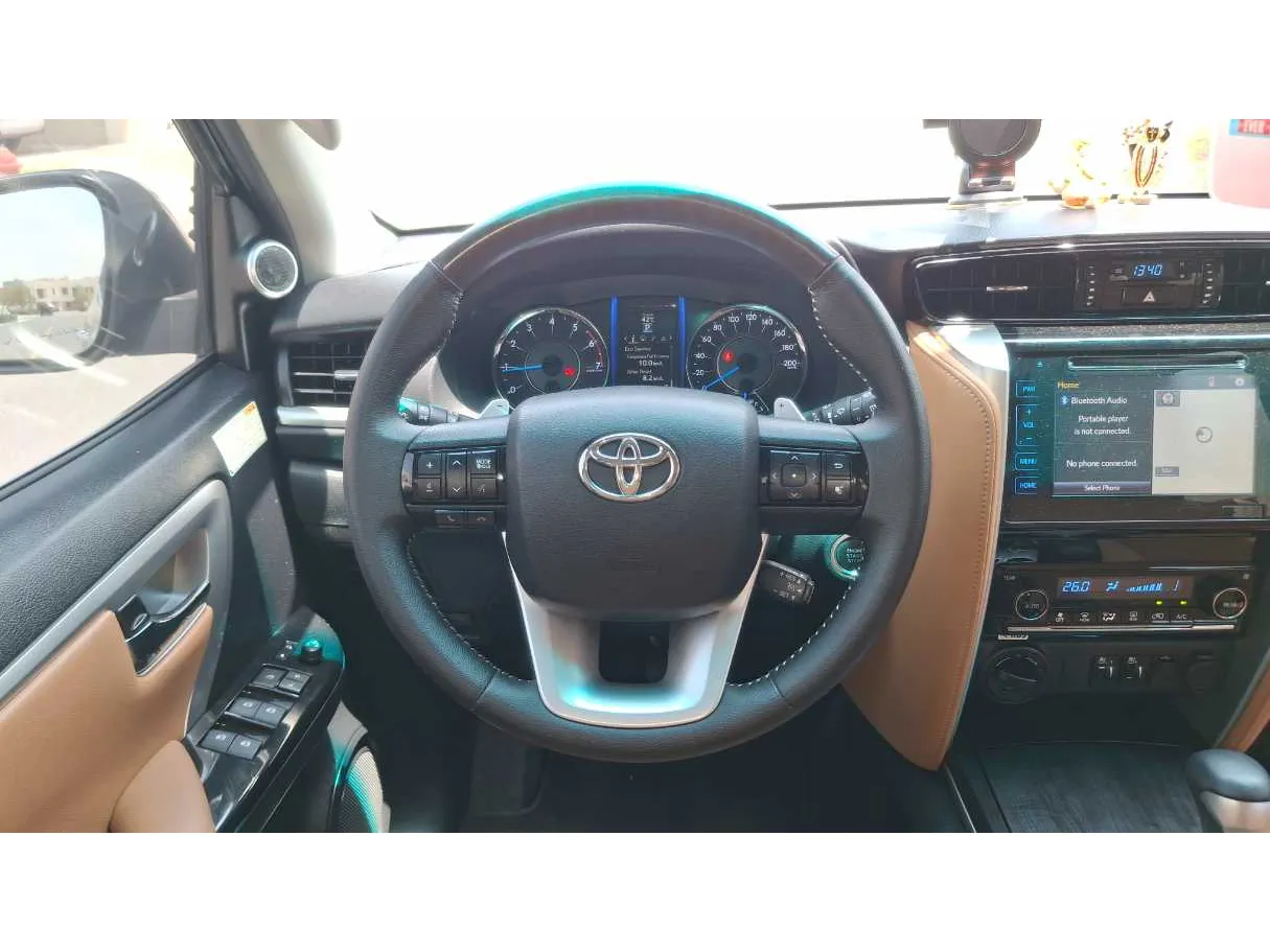 Car image 17