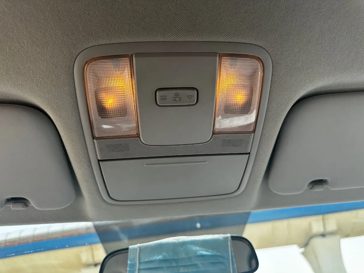Car image 22