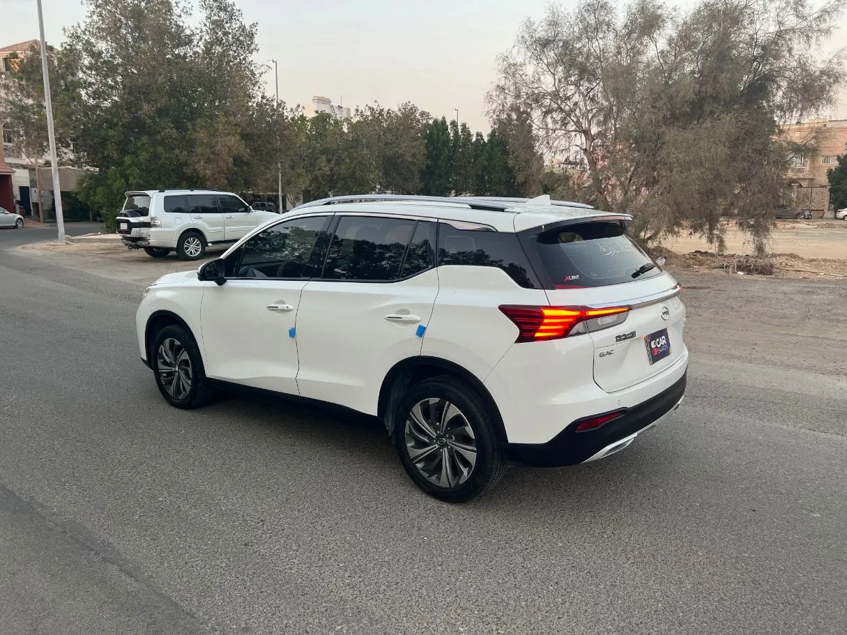 Car image 7