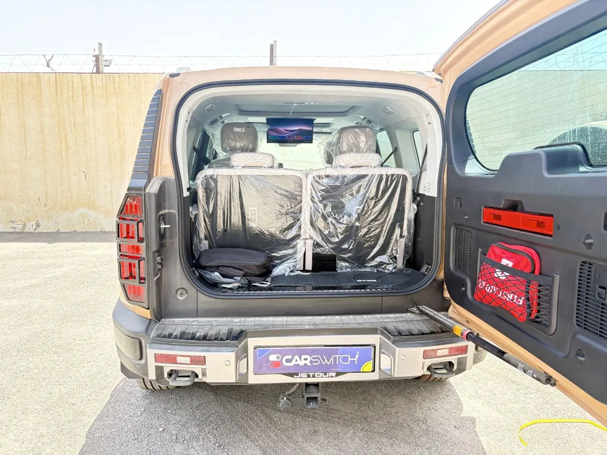 Car image 24