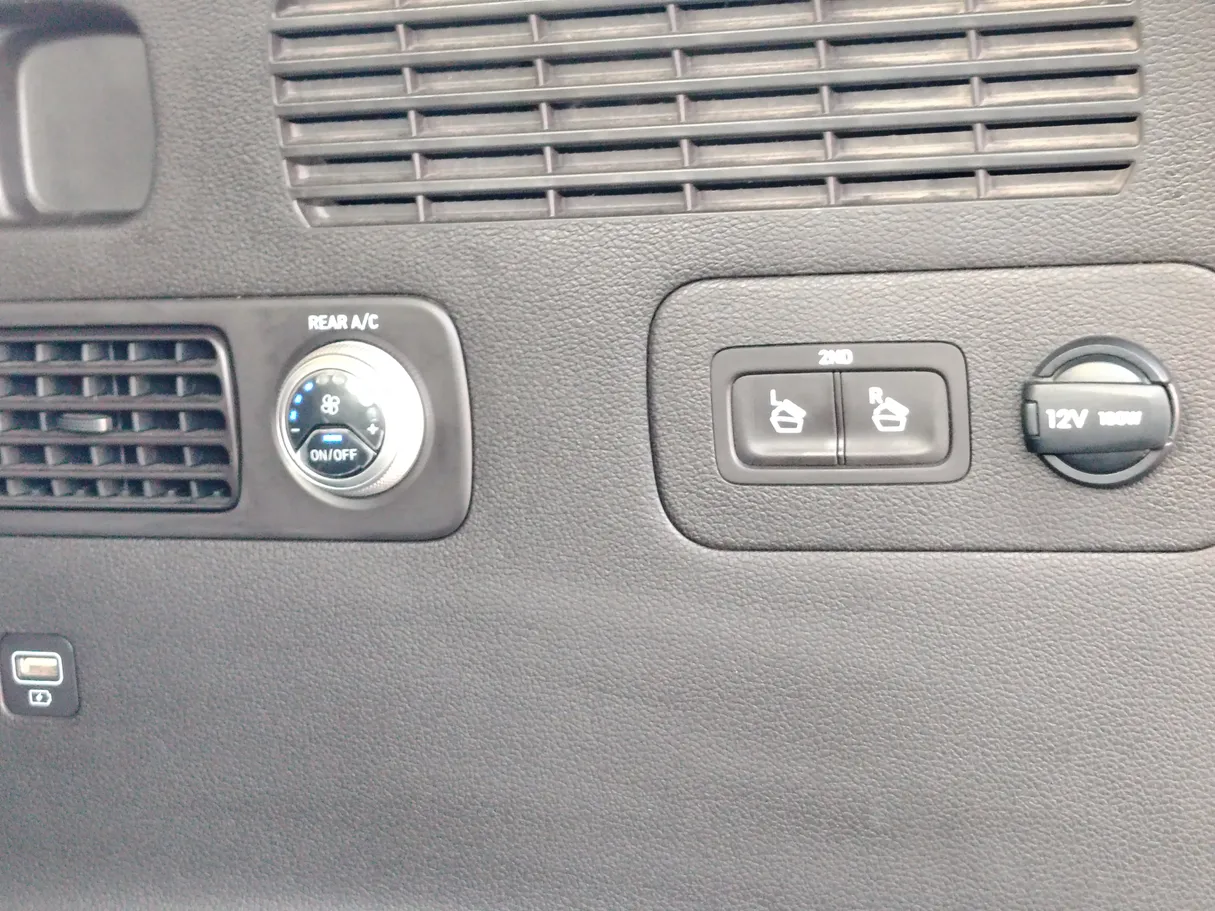 Car image 31