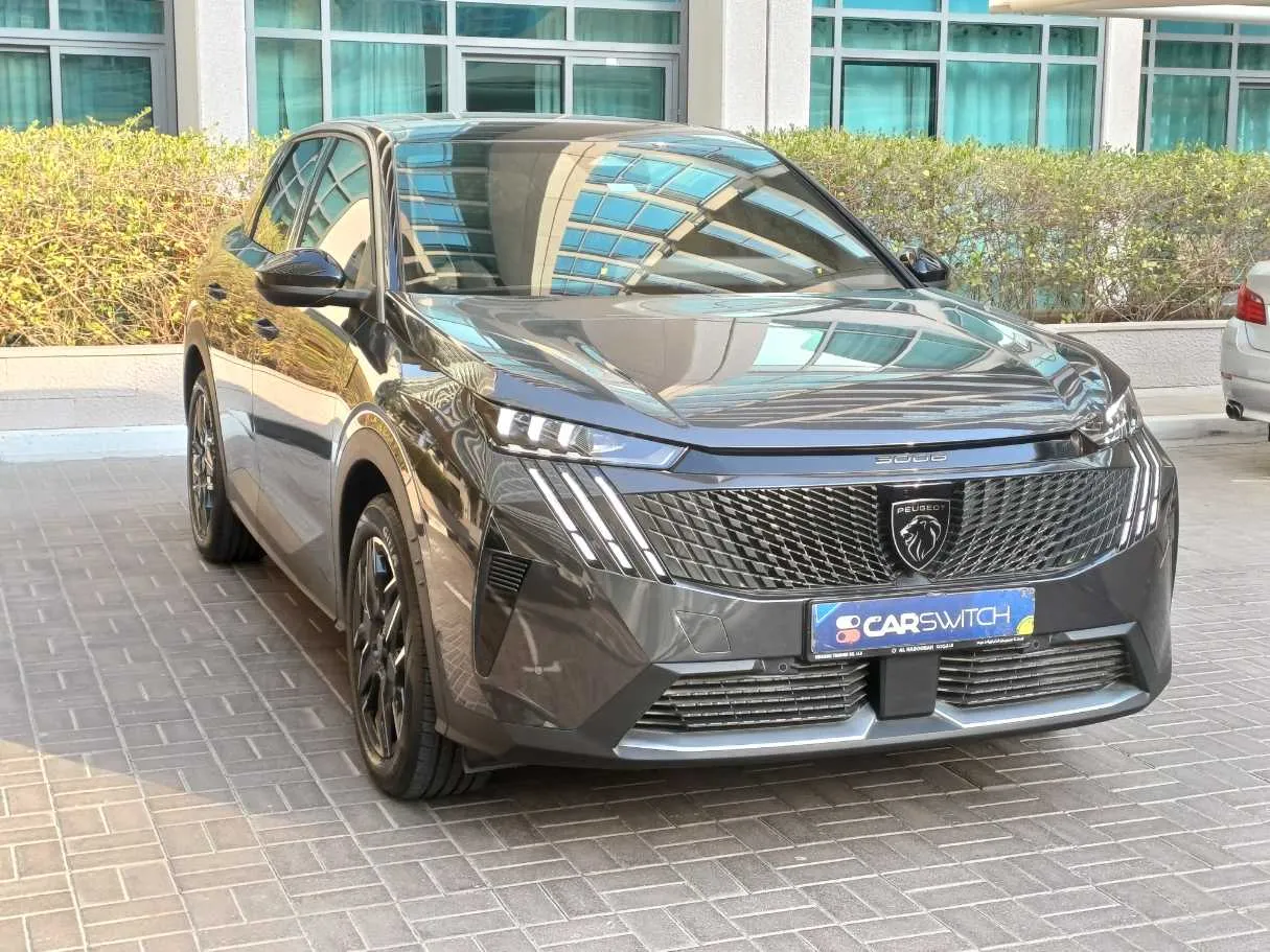 Car image 3