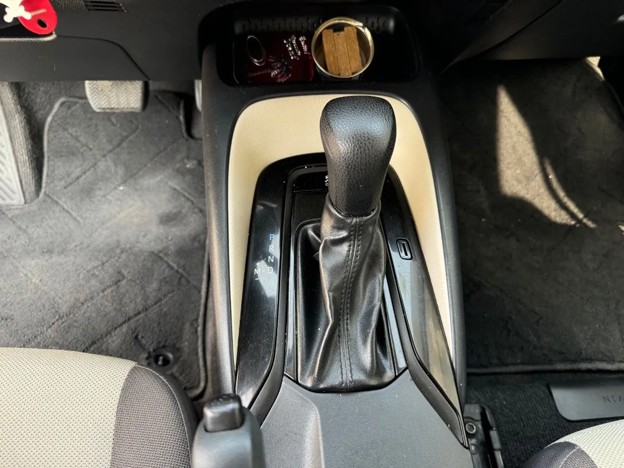 Car image 18