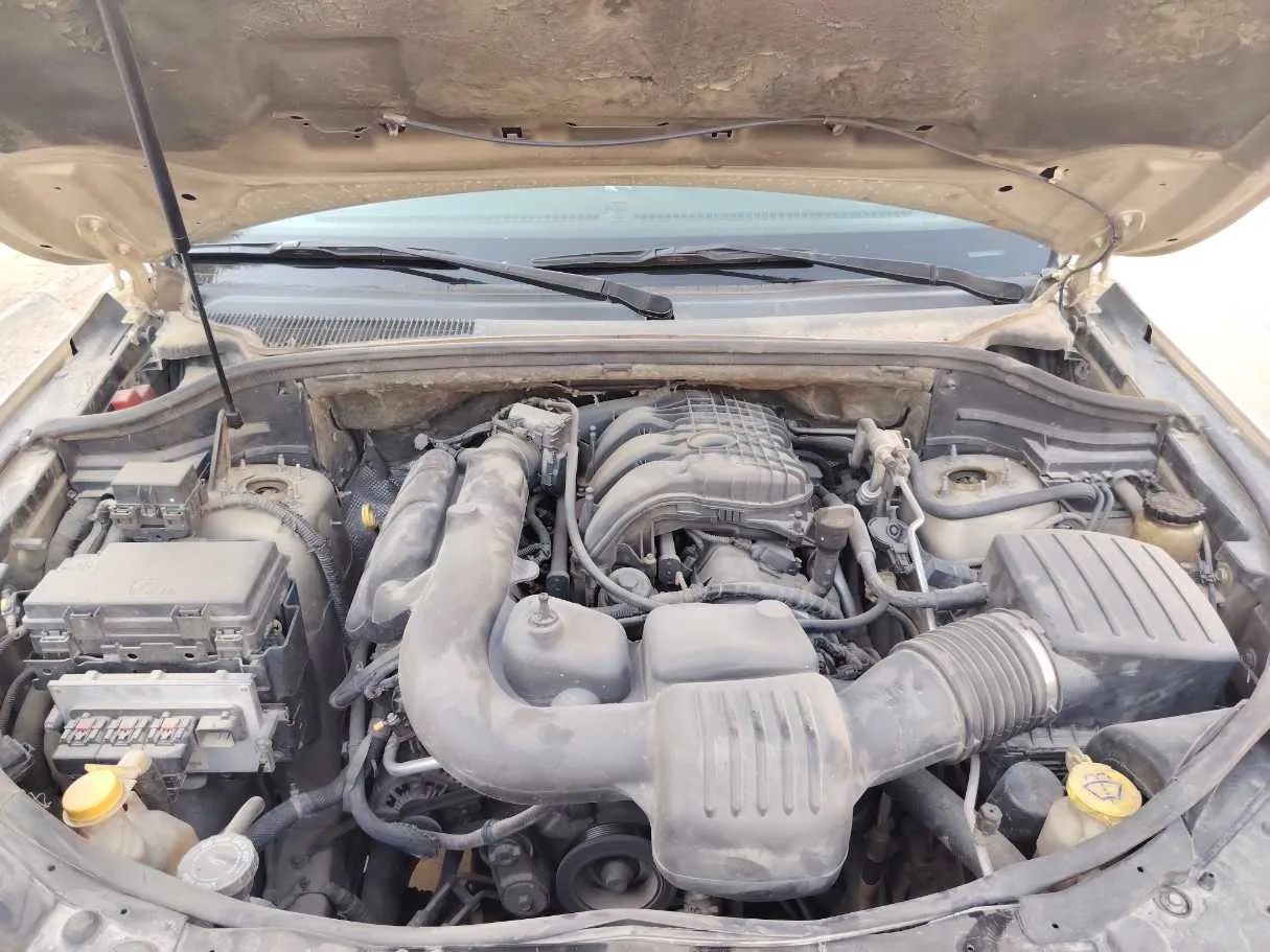 Car image 30