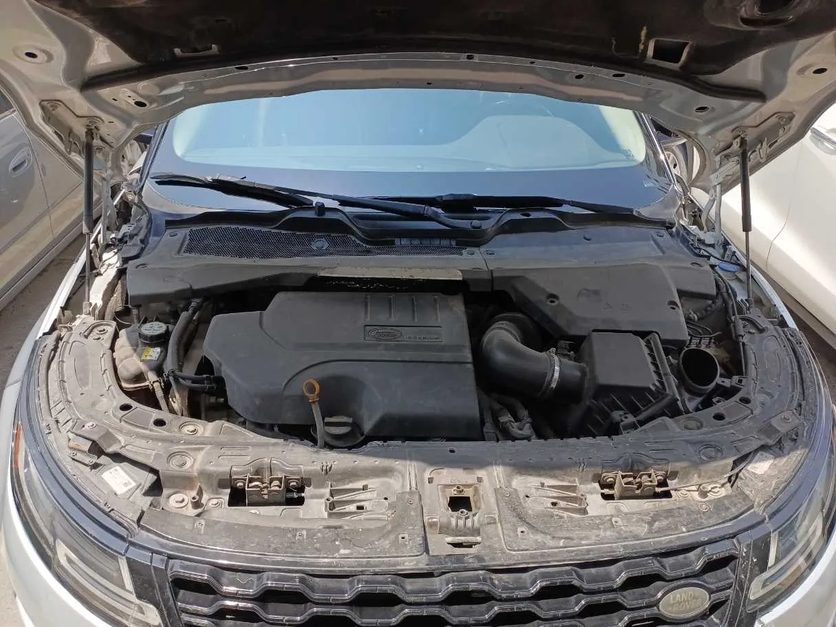 Car image 25