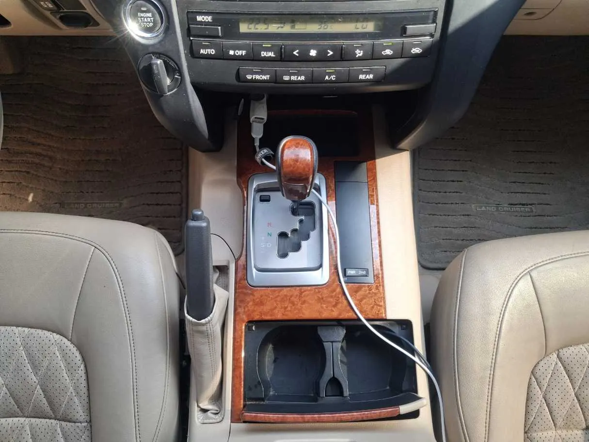 Car image 15