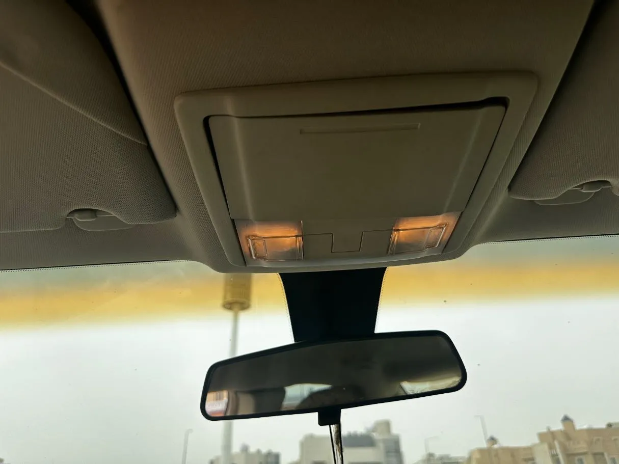 Car image 22