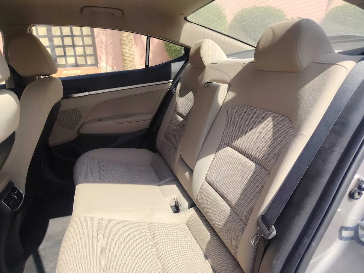 Car image 16