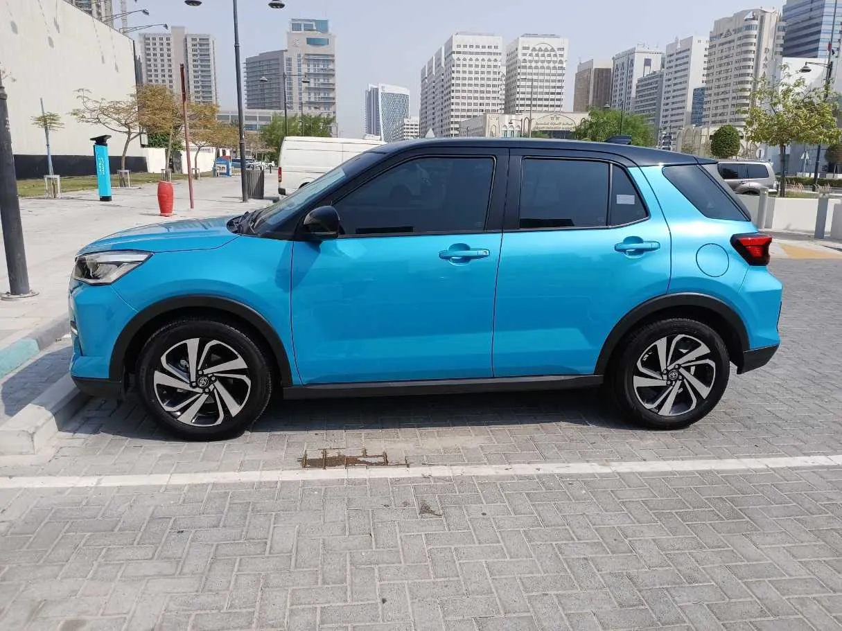 Car image 8
