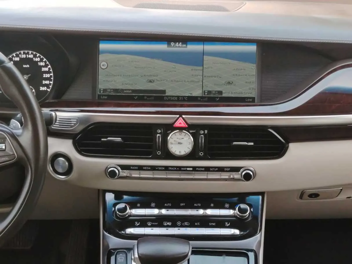 Car image 23