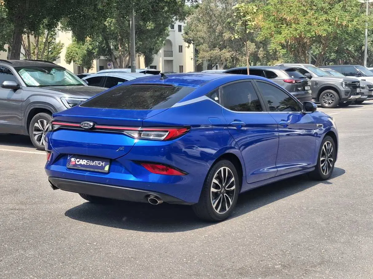 Car image 7