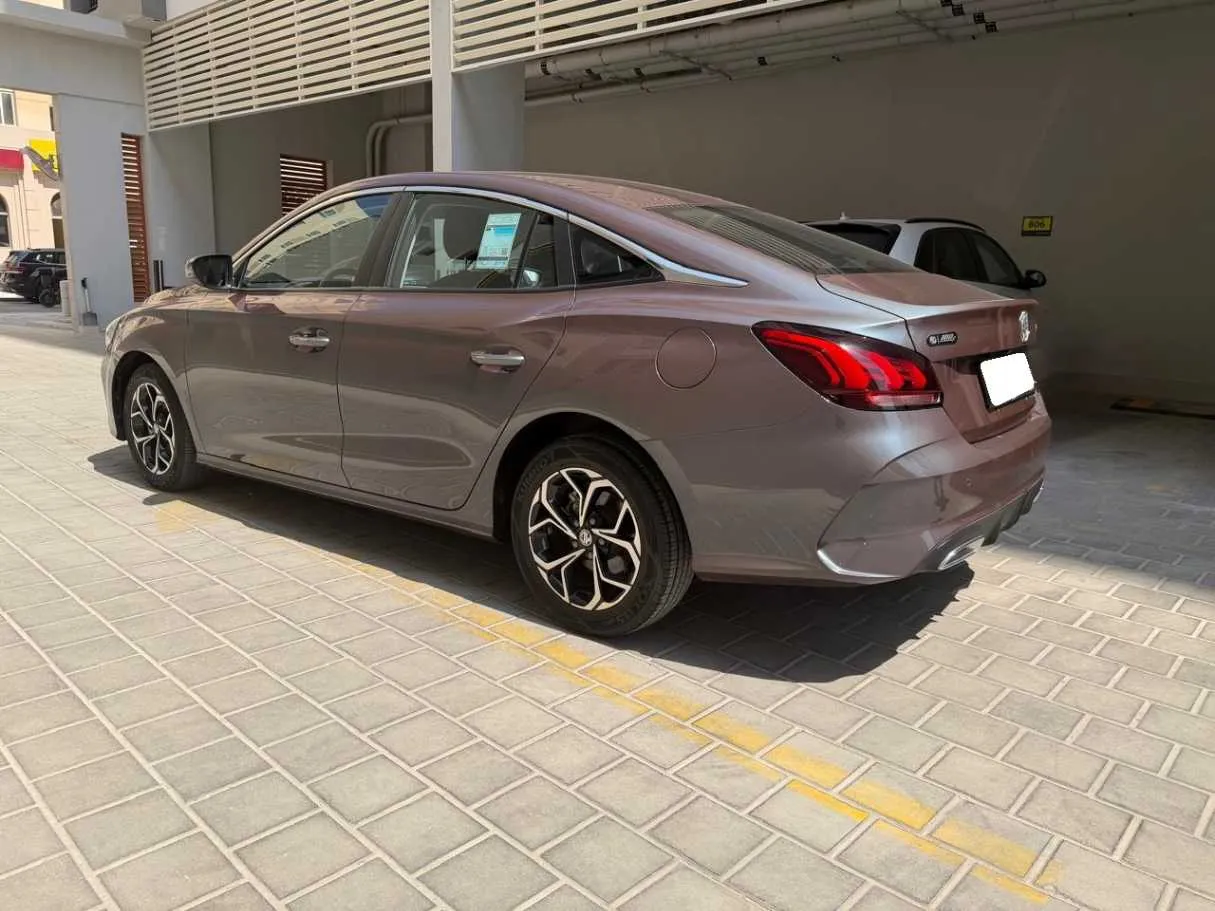 Car image 6
