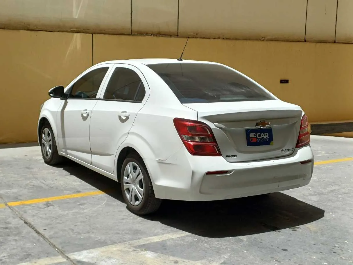 Car image 7