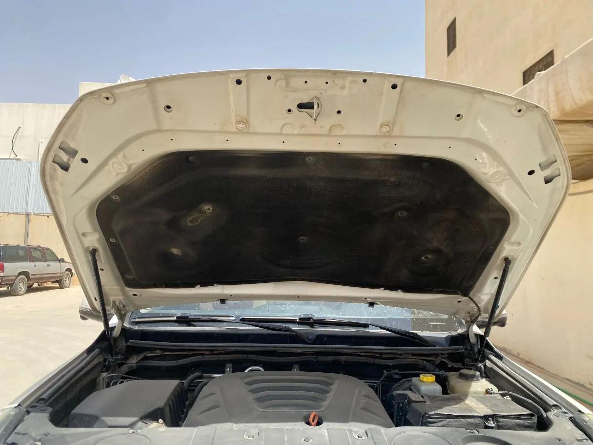 Car image 26