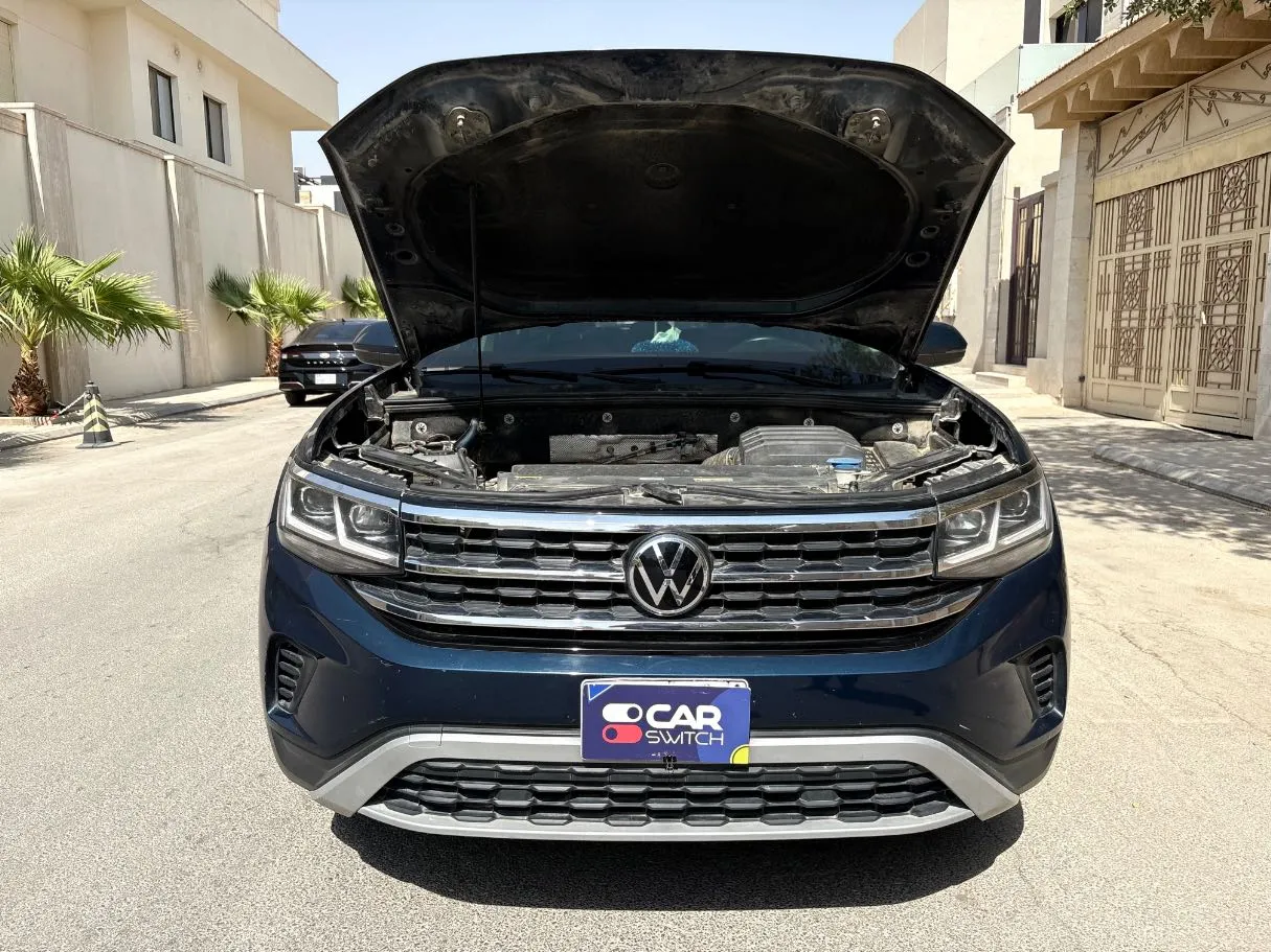 Car image 30