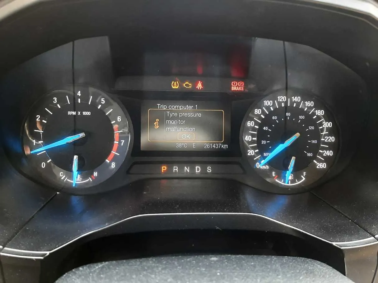 Car image 13