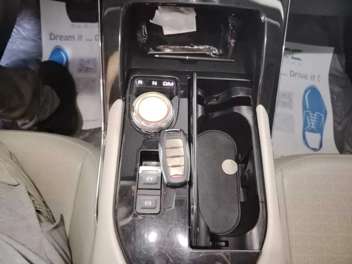 Car image 21