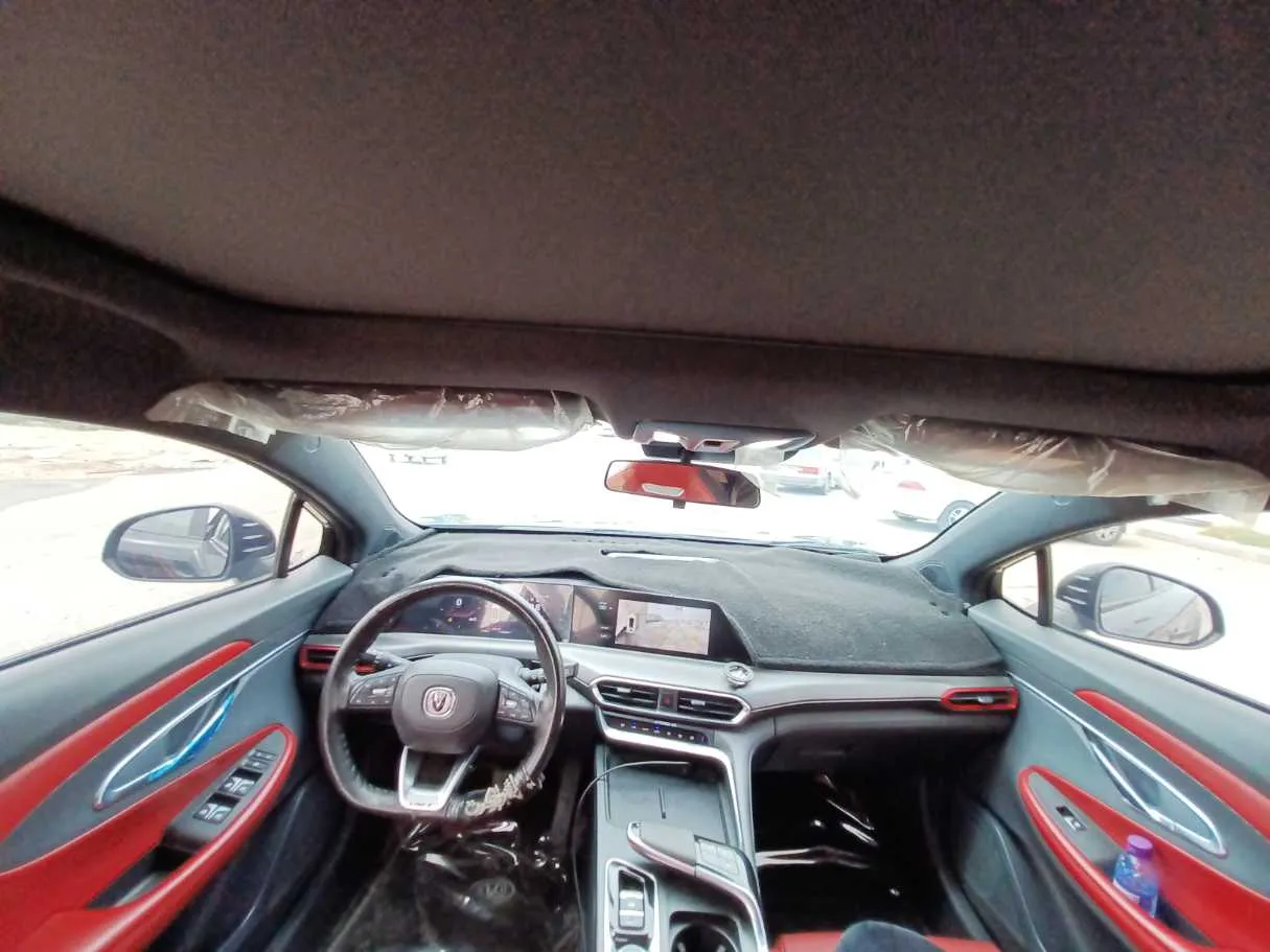 Car image 13