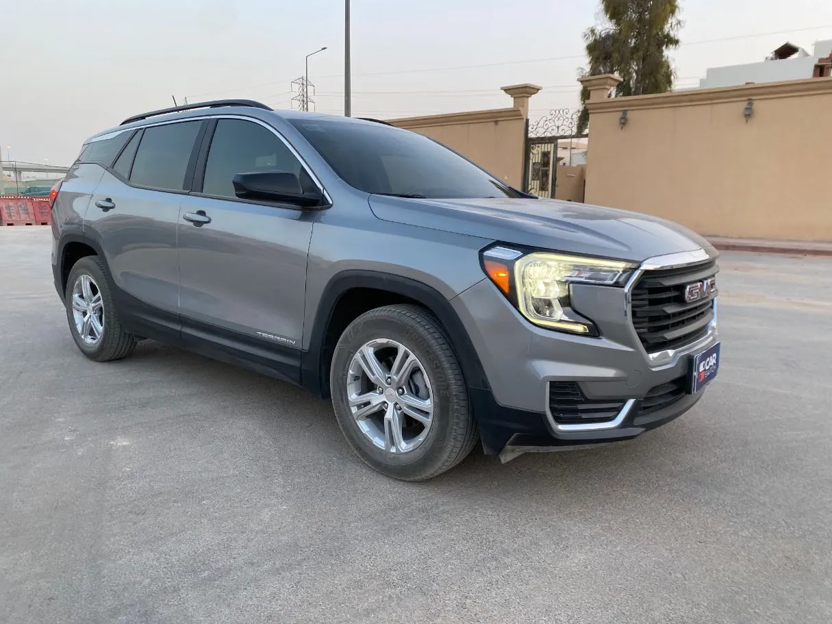 Car image 3
