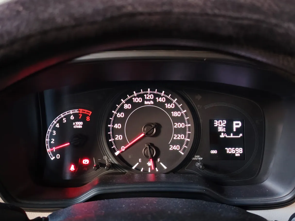 Car image 24
