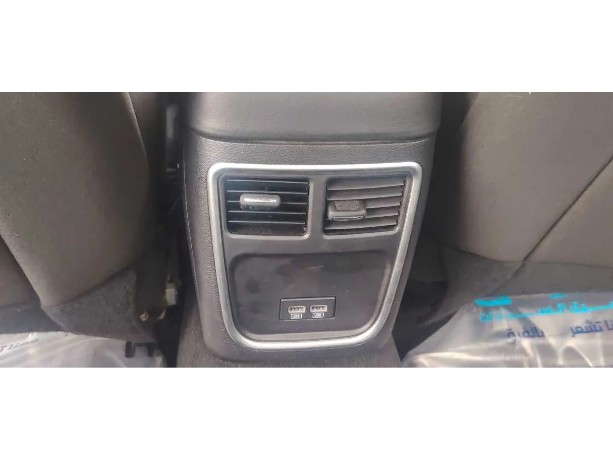 Car image 29