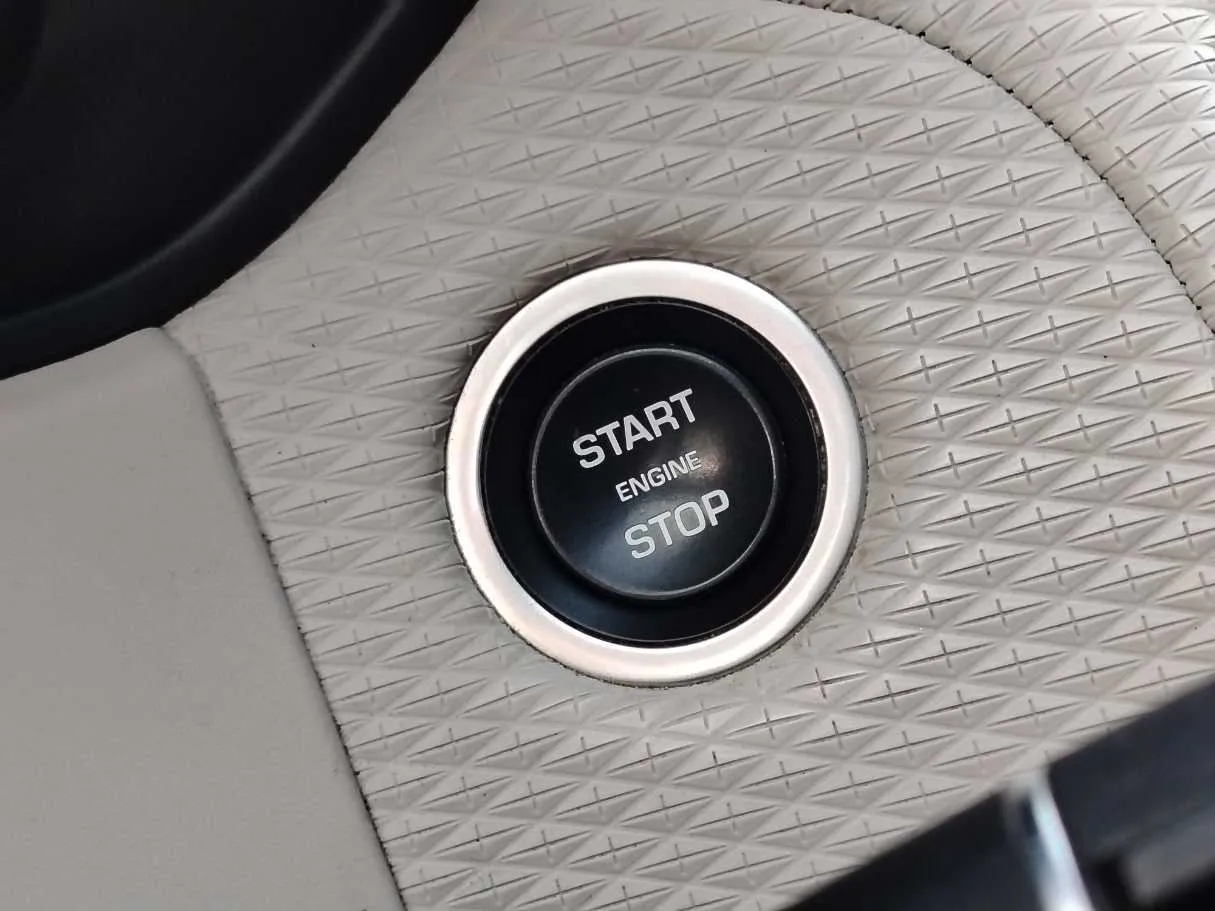 Car image 28