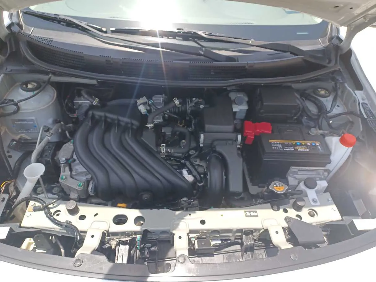 Car image 24