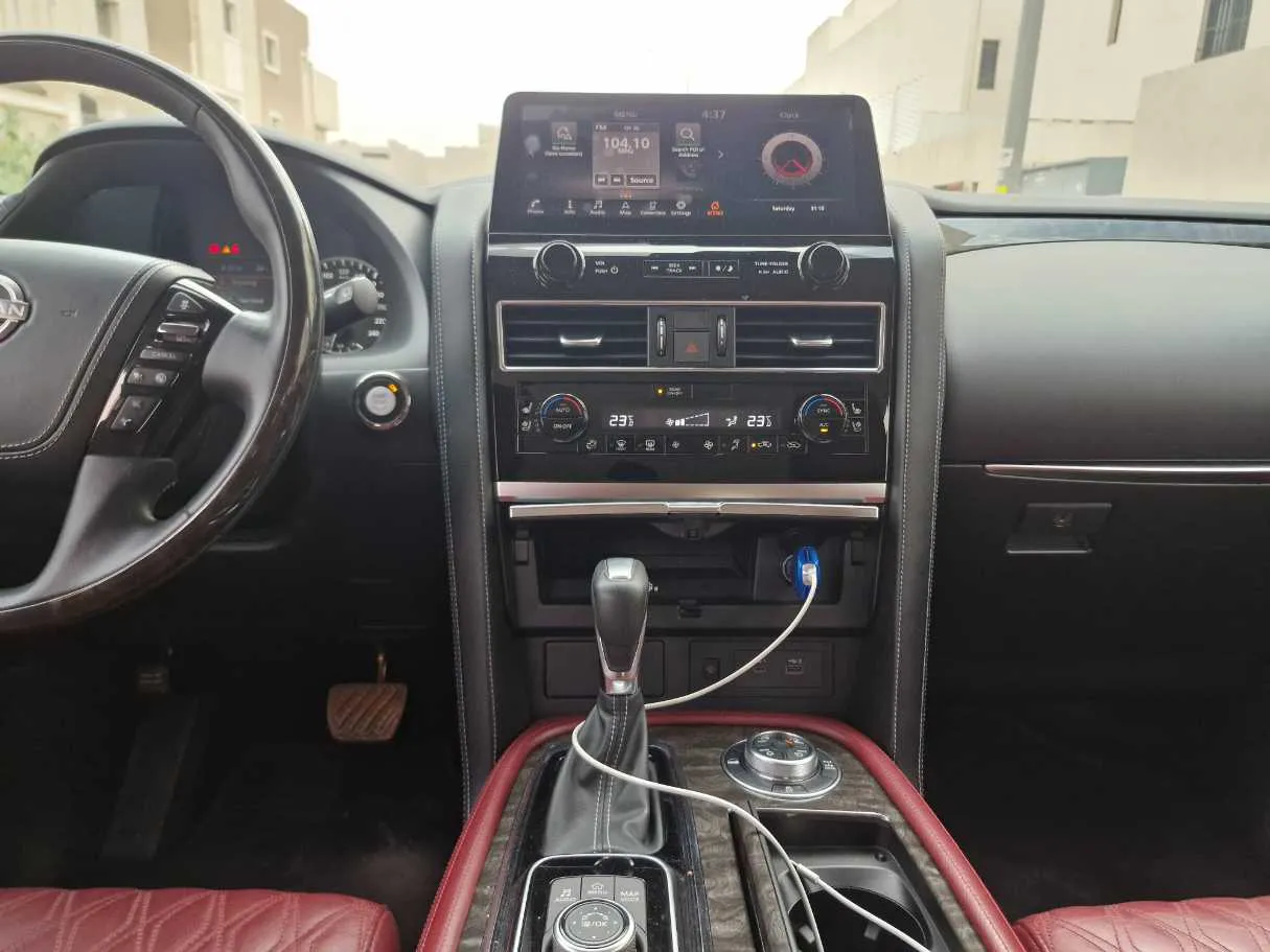 Car image 17