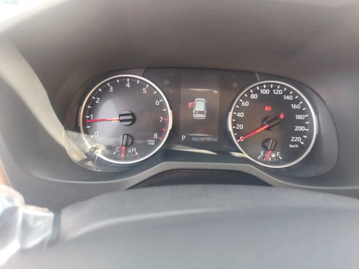 Car image 18