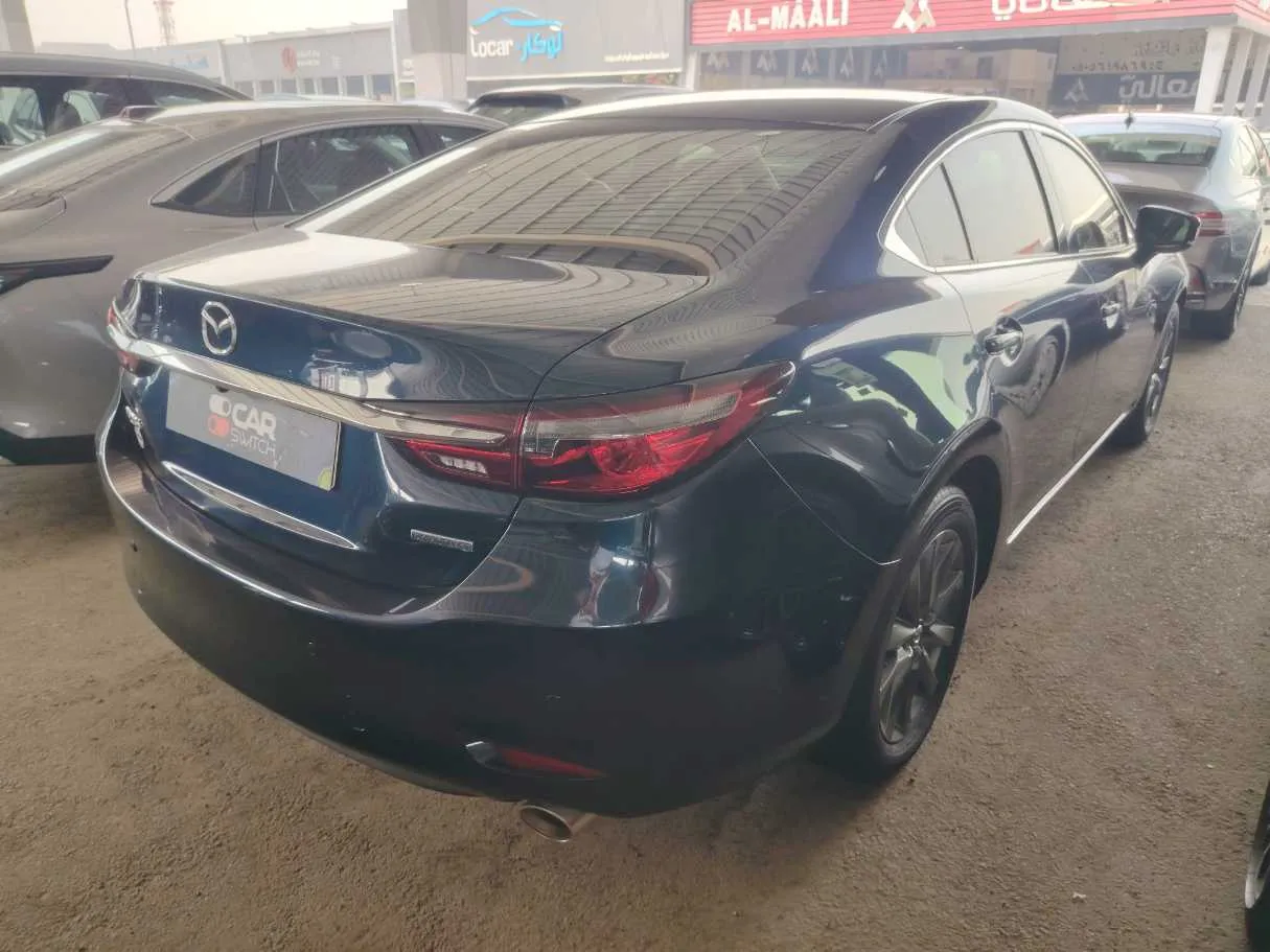 Car image 5