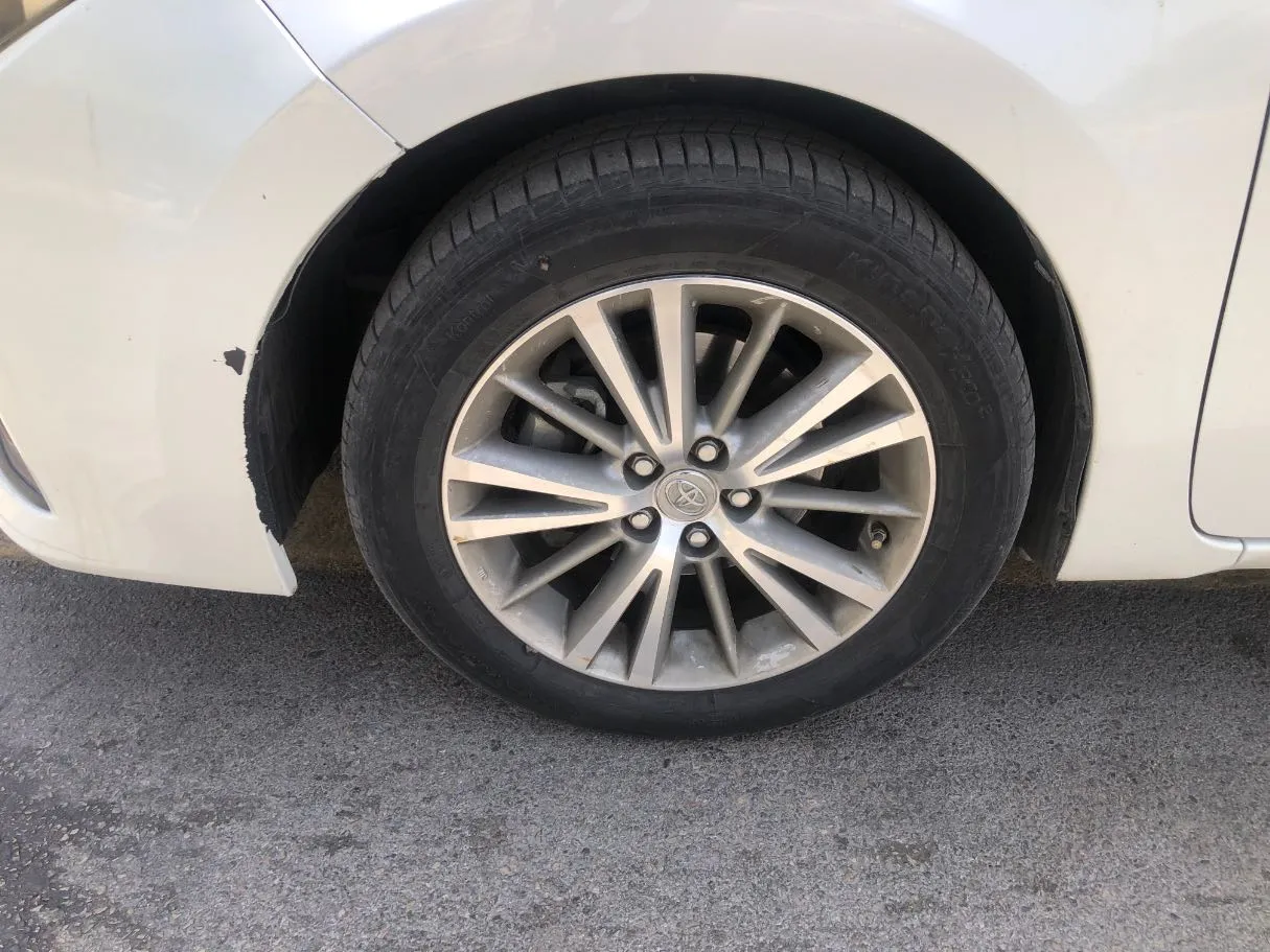 Car image 10