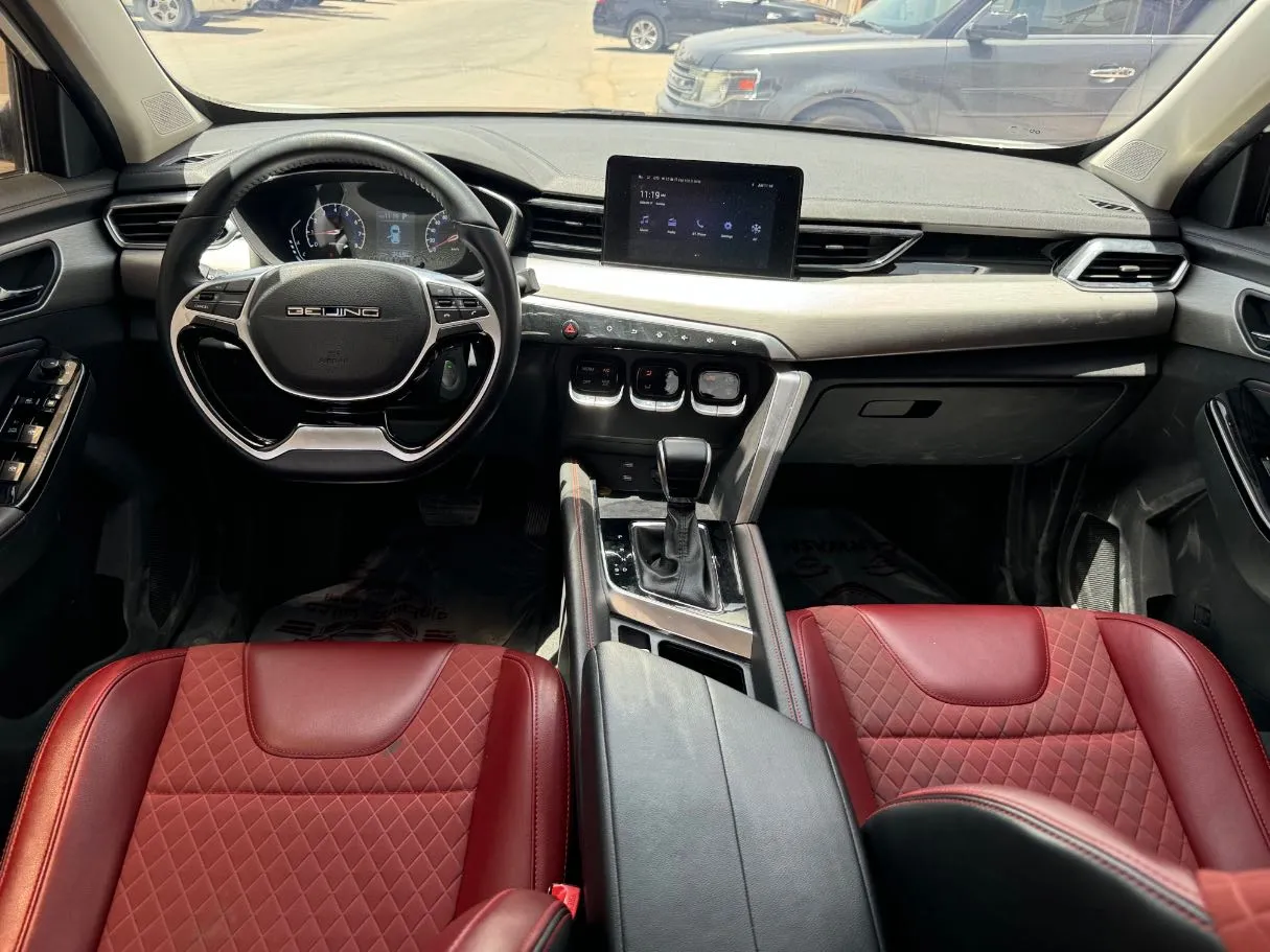 Car image 15