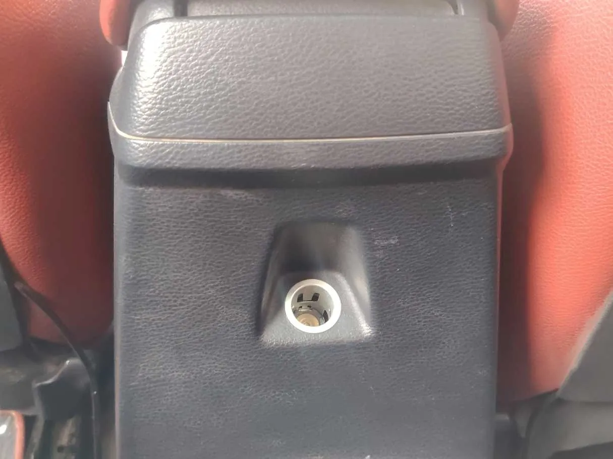 Car image 31