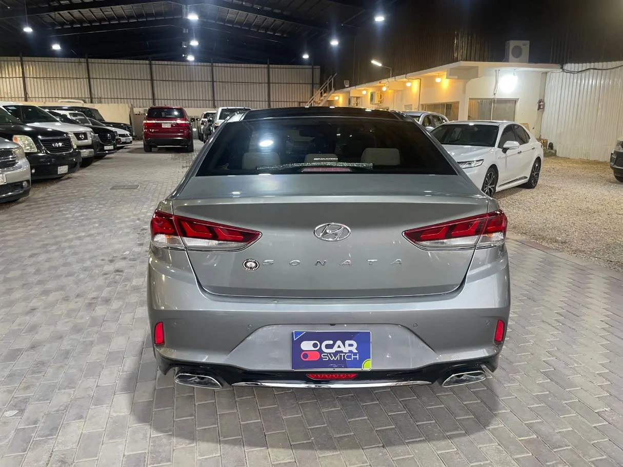 Car image 6
