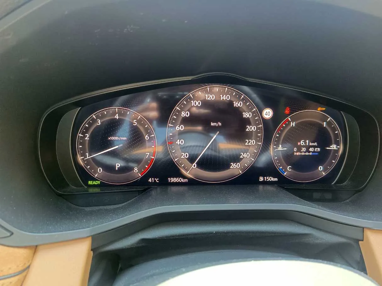 Car image 30