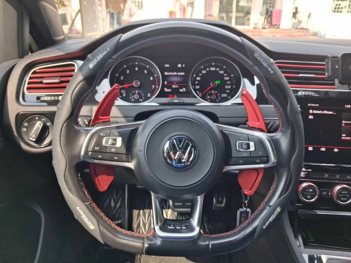 Car image 16